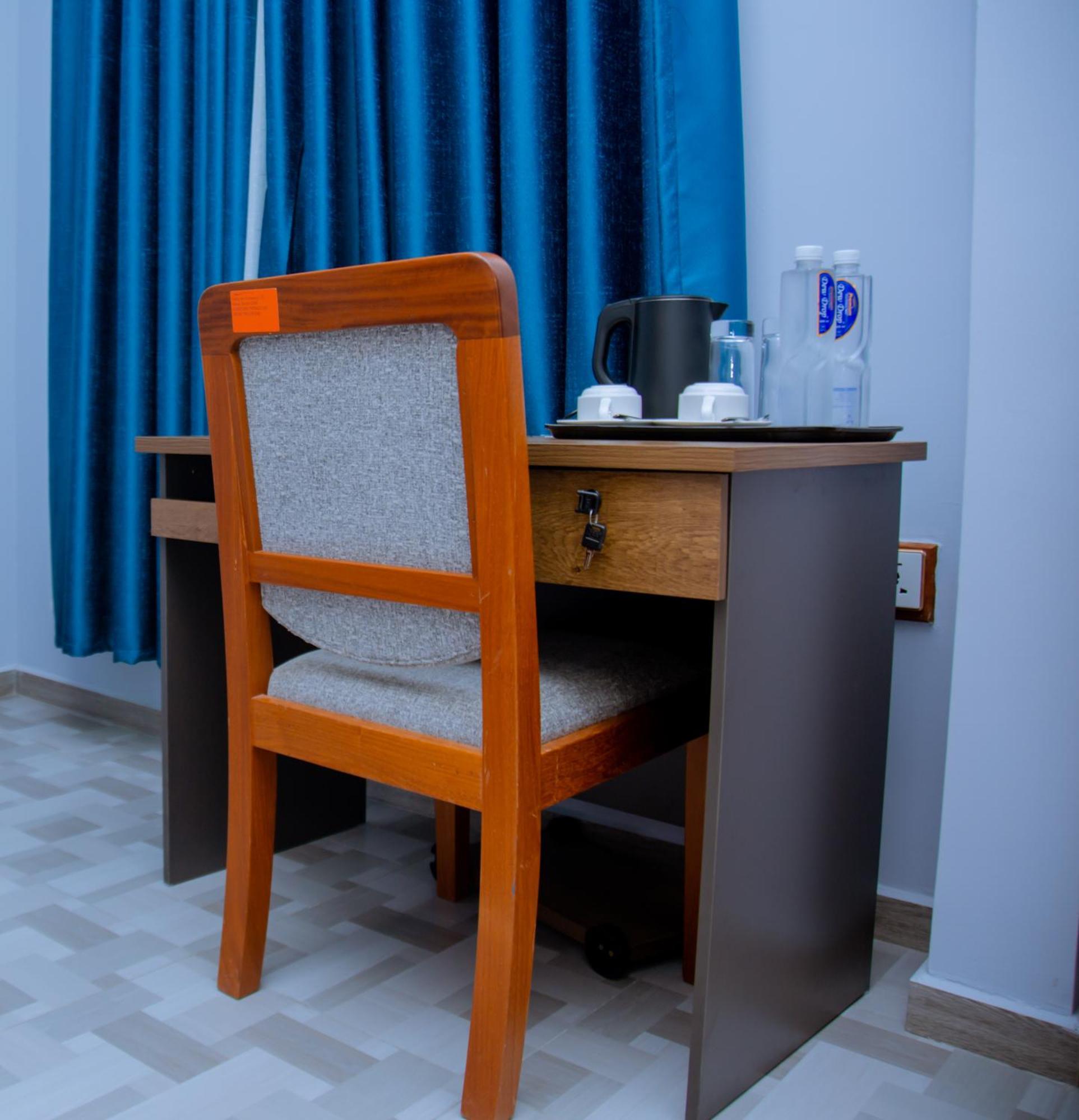 Hotel Rolax Dar es Salaam Exterior foto